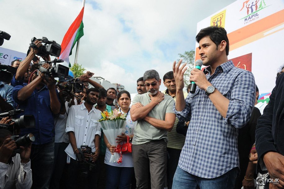 Srimanthudu-Movie-Team-at-HBC-Chak-De-India-Ride